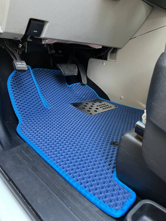 Niebieskie dywaniki do Chrysler Town Country 2007-2016