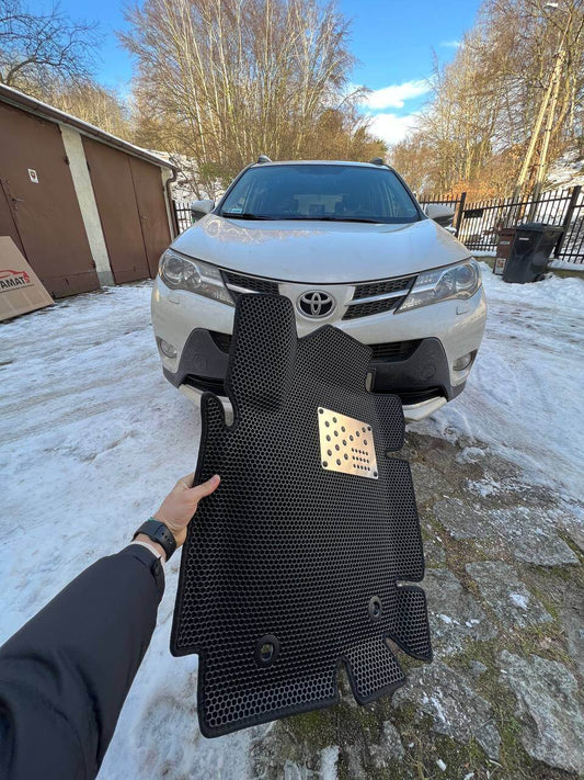 Dywaniki 3D do Toyota RAV4 4 generacji 2013-2019