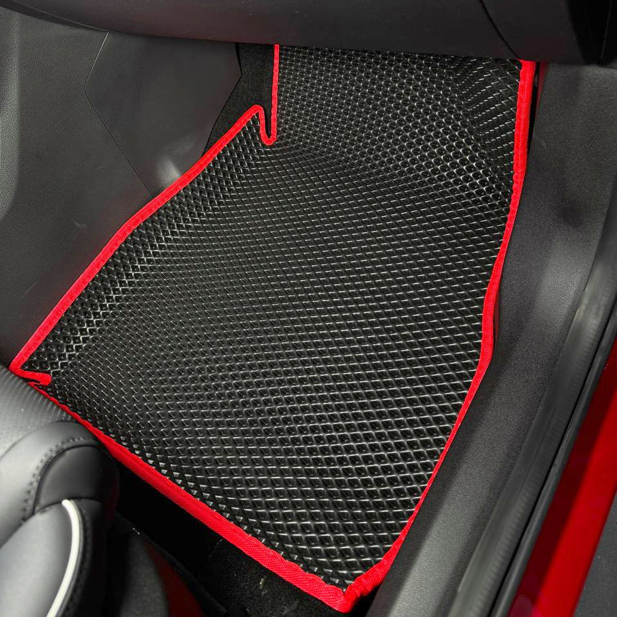 Dywaniki EVAMATS 3D z rantami — Omoda 5 1 gen 2022-2026 rok SUV 5 drzwi